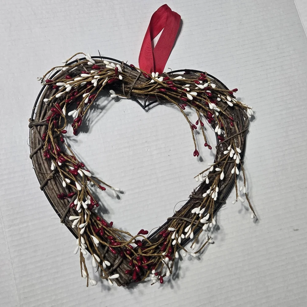 Heart-Shaped Holiday Wreath with Red and White Pip Berry Accents, wall door, 12
